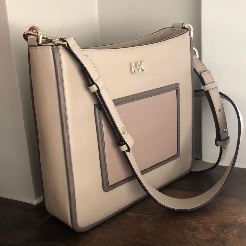 Michael Kors Gloria oatmeal swing pack crossbody new with tags - Picture 6 of 8